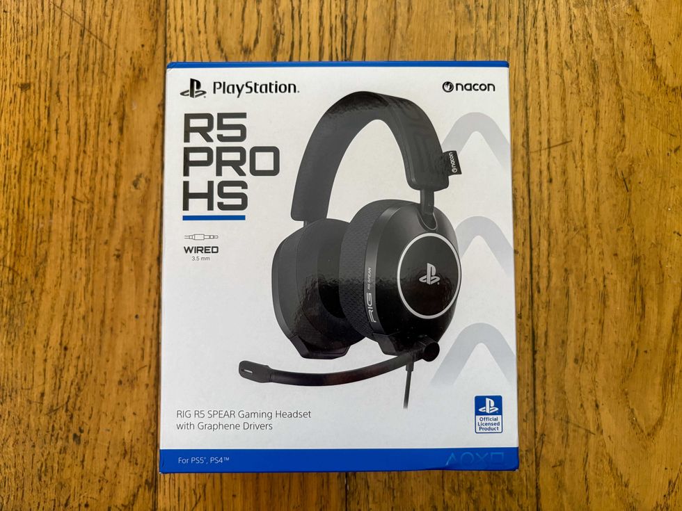 Box for the NACON RIG R5 Spear Pro