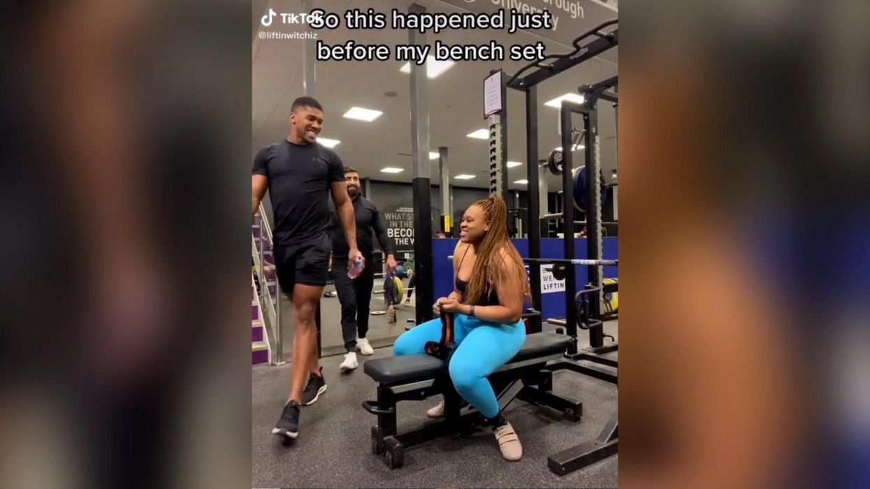 Woman has her day made after man fails to pull off one of her reps at the gym