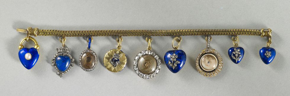 Bracelet with nine lockets, one with a miniature of Princess Charlotte's left eye