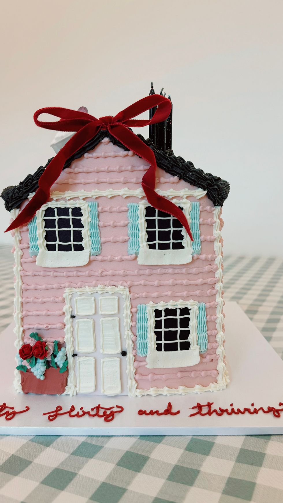 Bridie West made a cake which resembles Jenna's dreamhouse from the movie 13 Going on 30