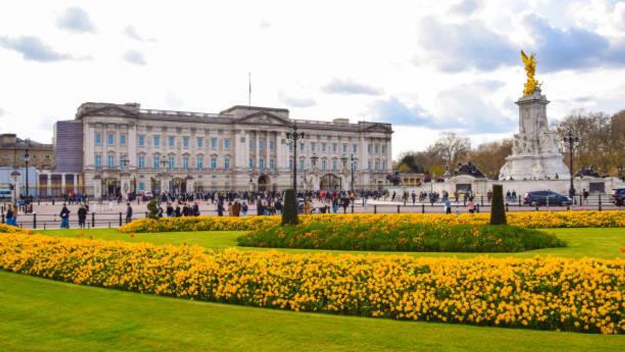Tourists confused as hole in wall ranked top attraction in UK town