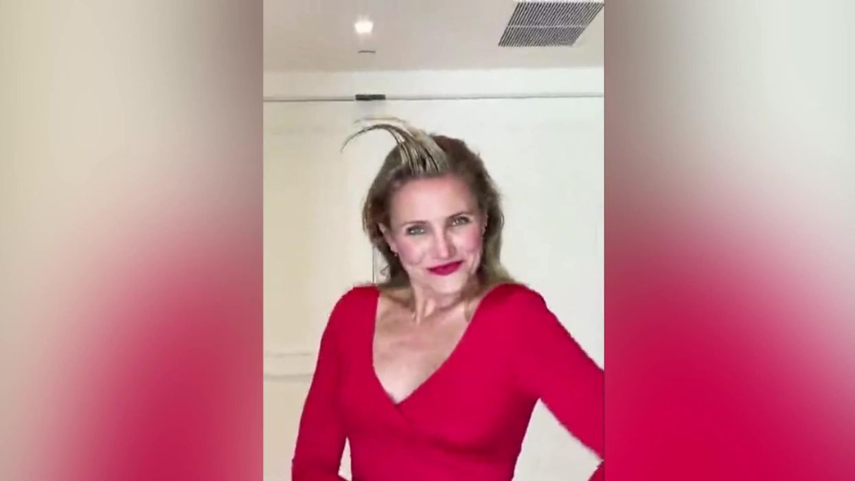 Cameron Diaz recreates iconic There's Something About Mary hair gel scene