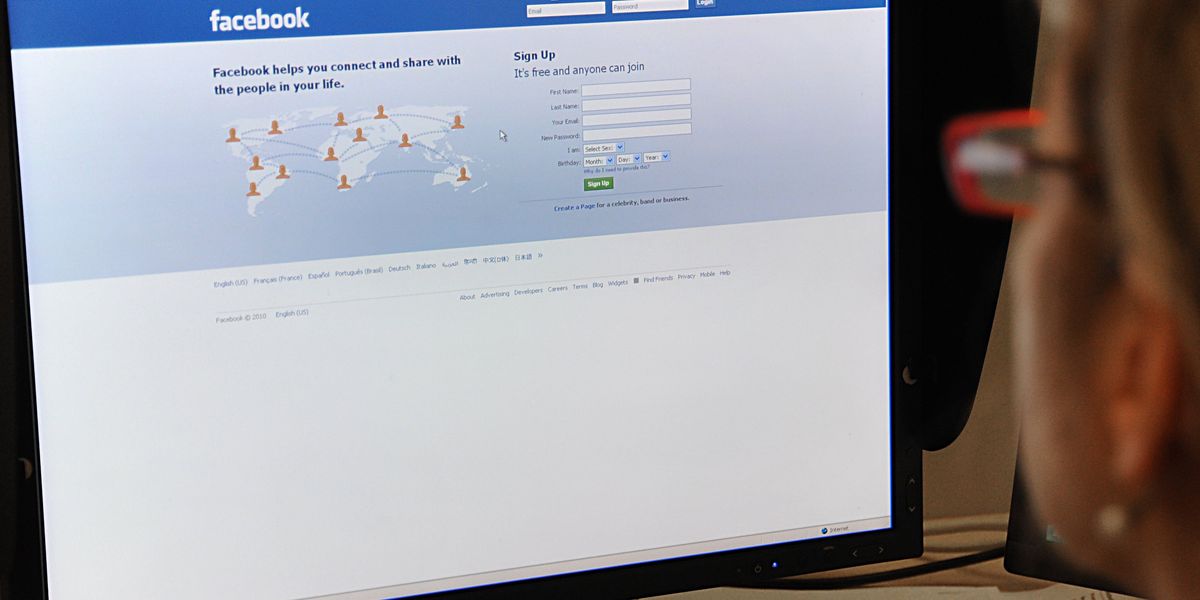 Facebook Bans Woman For Hate Speech For Asking why Are Men So Dumb facebook-bans-woman-for-hate-speech-for-asking-why-are-men-so-dumb