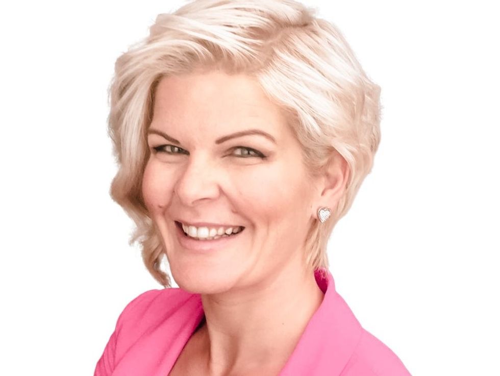 Charlotte Mather, a Hypno coach who was a tourist at that time.