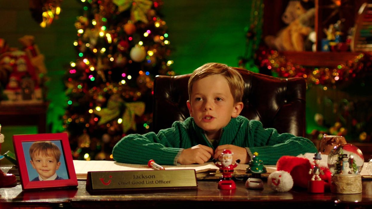 Viral kid who threatened to 'uppercut' Santa has been recruited for a Christmas ad