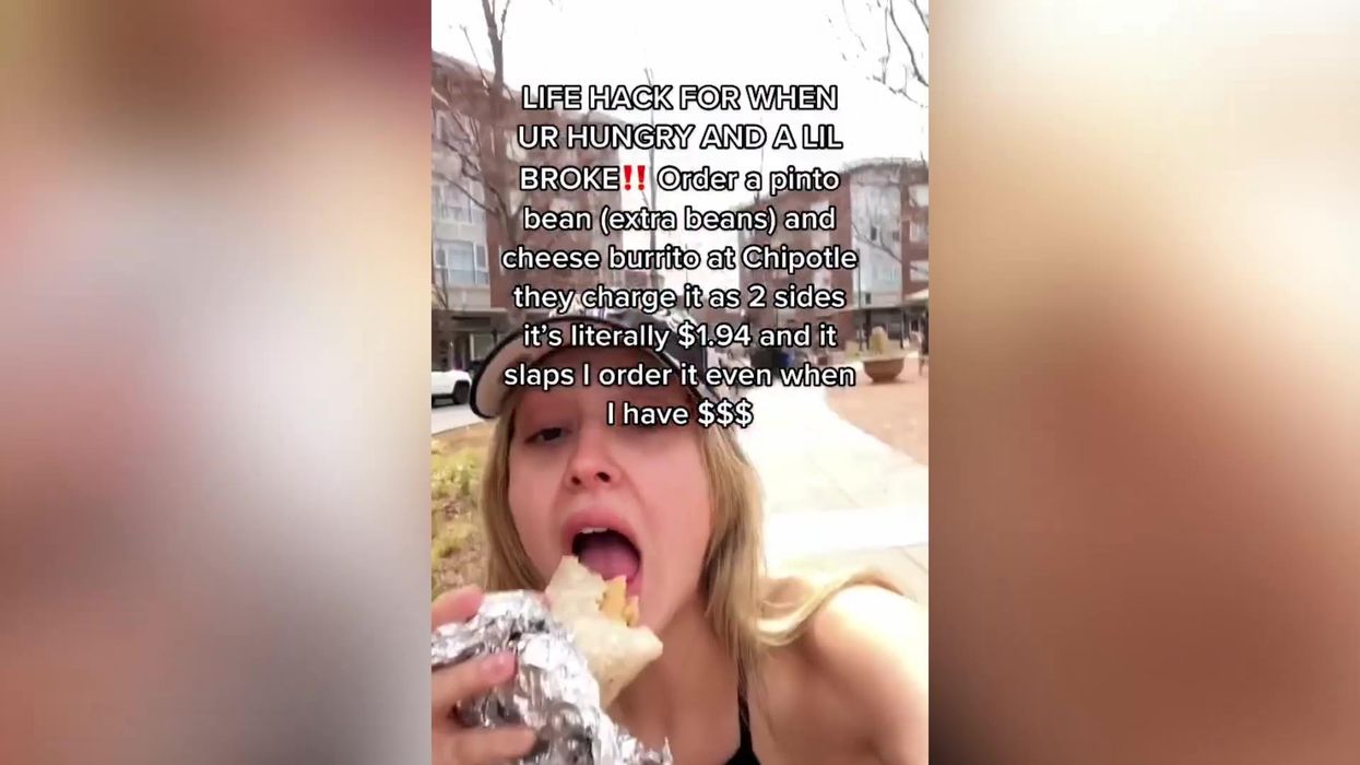 Woman goes viral after she discovers the proper way to use handles inside of cars