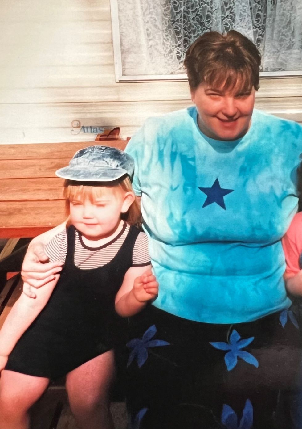 Chloe Fussell as a child with her late mother (Chloe Fussell/PA)