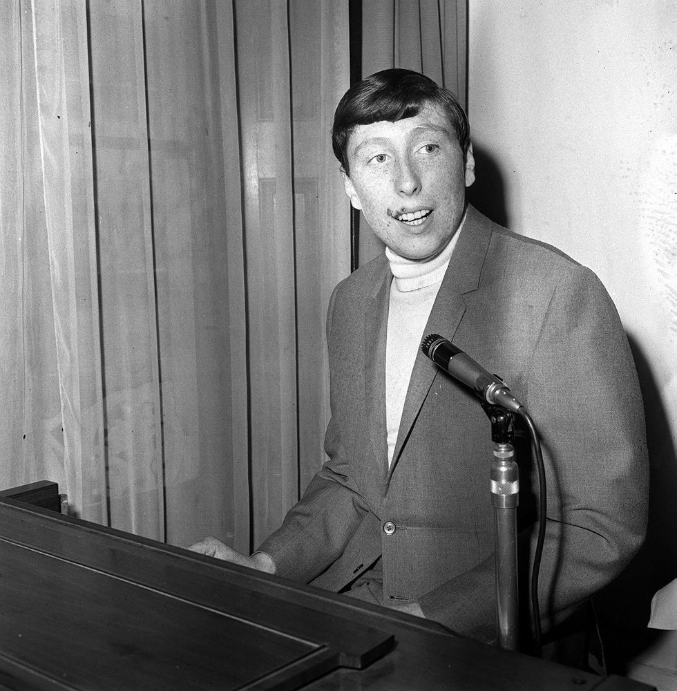 <p>Chris Farlowe</p>