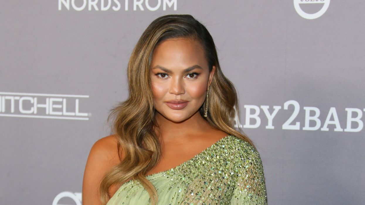 Chrissy Teigen clarifies tweet about learning to horseback ride