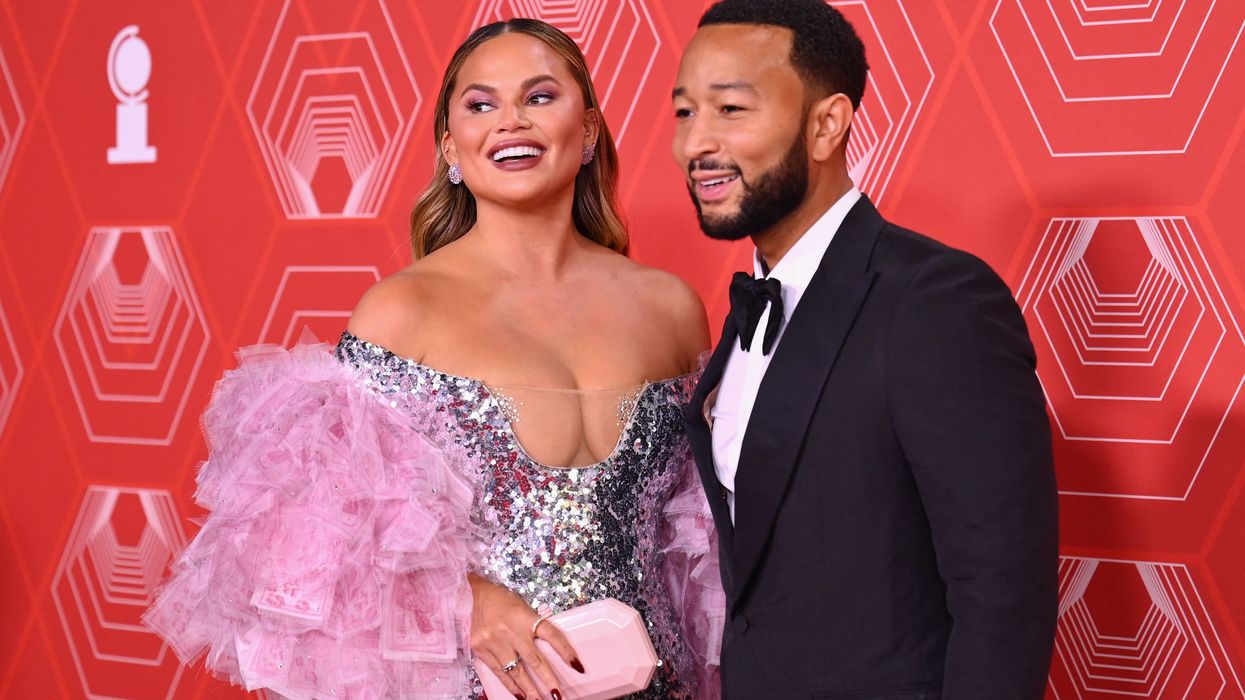 <p>Chrissy Teigen provoca una reacción violenta con la fiesta temática del juego Squid</p>
