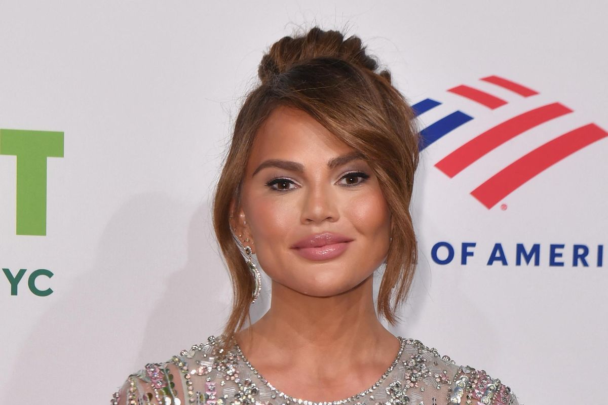 chrissy teigen took to twitter express her disappointment with instagram