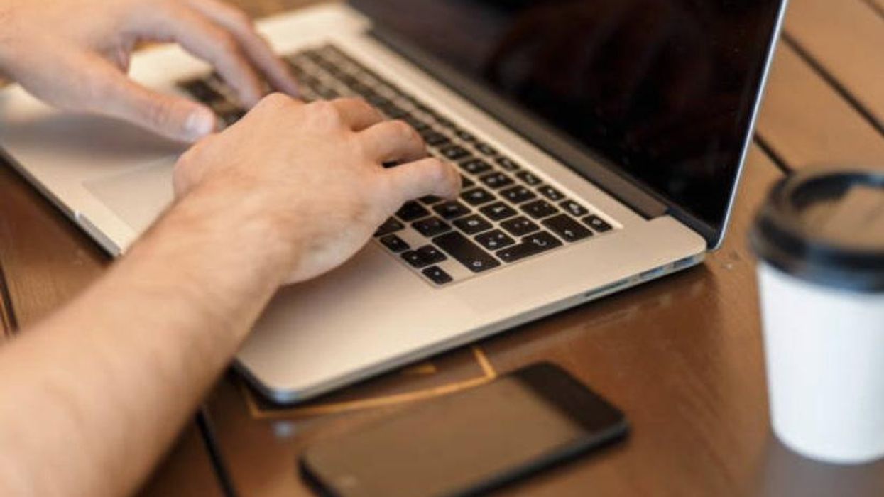 6 etiquette fails you should avoid doing at a cafe