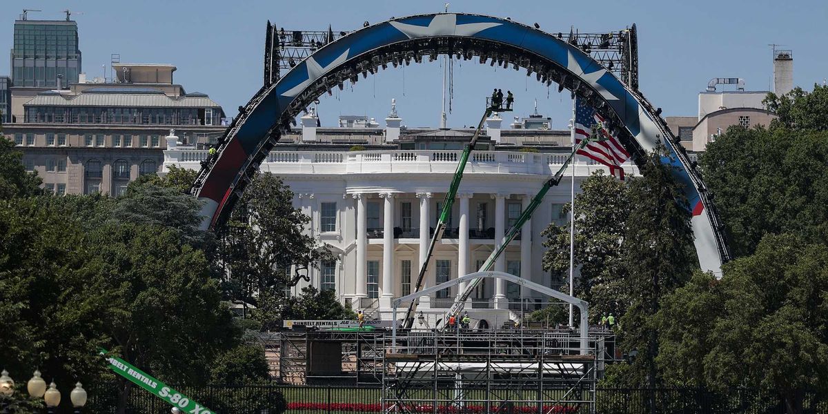 Trump White House angers social media with rule for UFC fight attendees