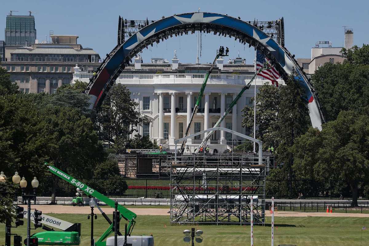 Construction of the UFC octagon structure outside the White House.