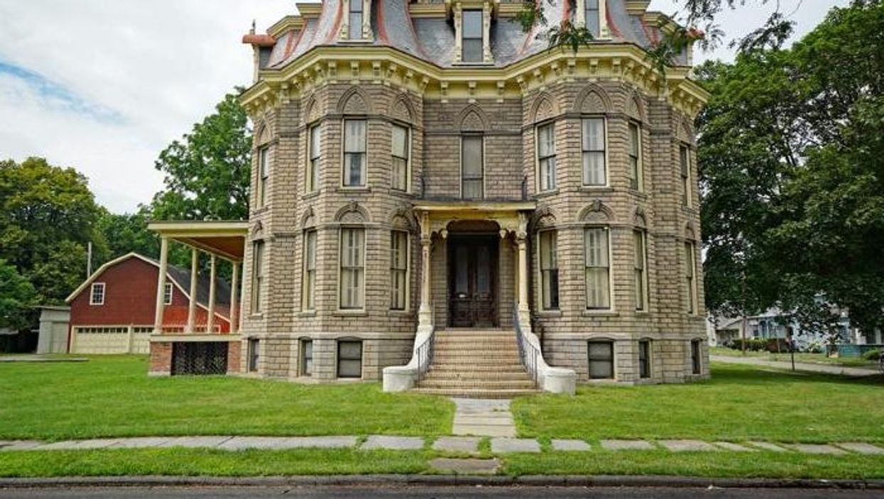 <p>Could this be your next home?</p>