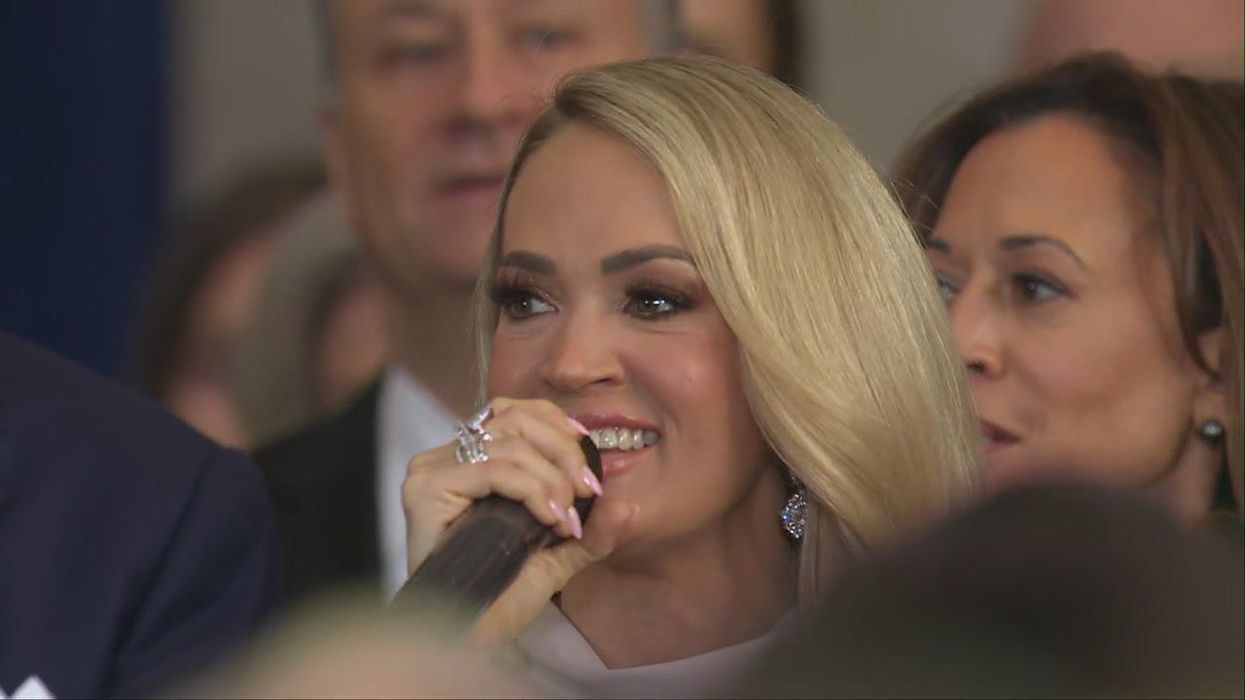 Ariana Grande fans spot subtle dig at Carrie Underwood's inauguration performance
