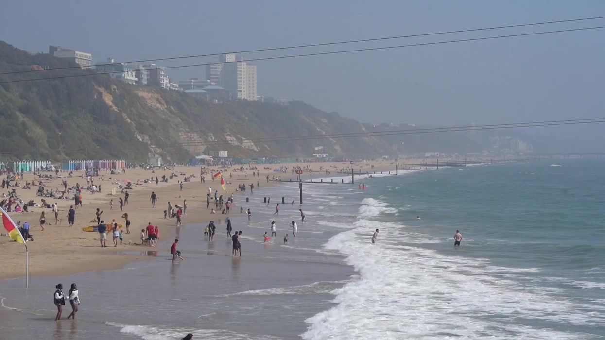 Comedian Munya Chawawa sums up exactly what it's like when the sun comes out in Britain