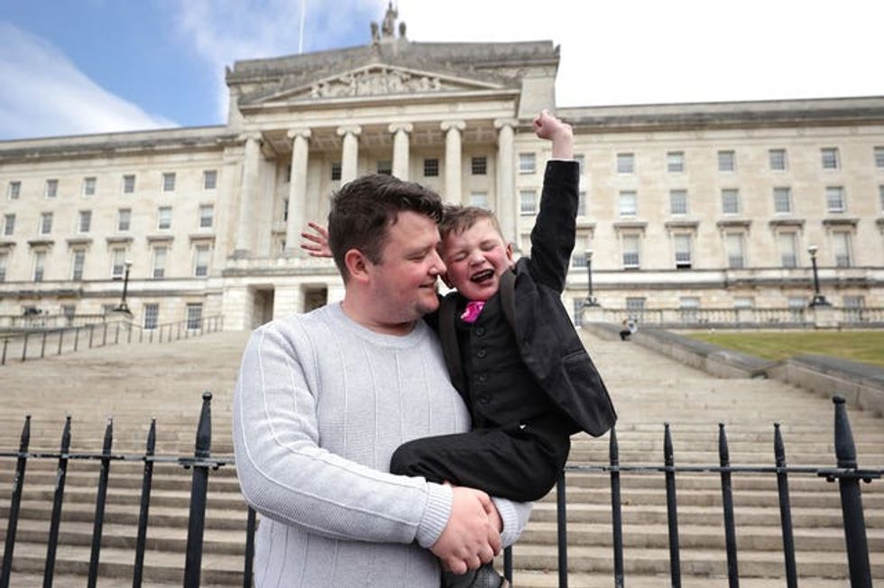 D\u00e1ith\u00ed with his father Mairtin Mac Gabhann