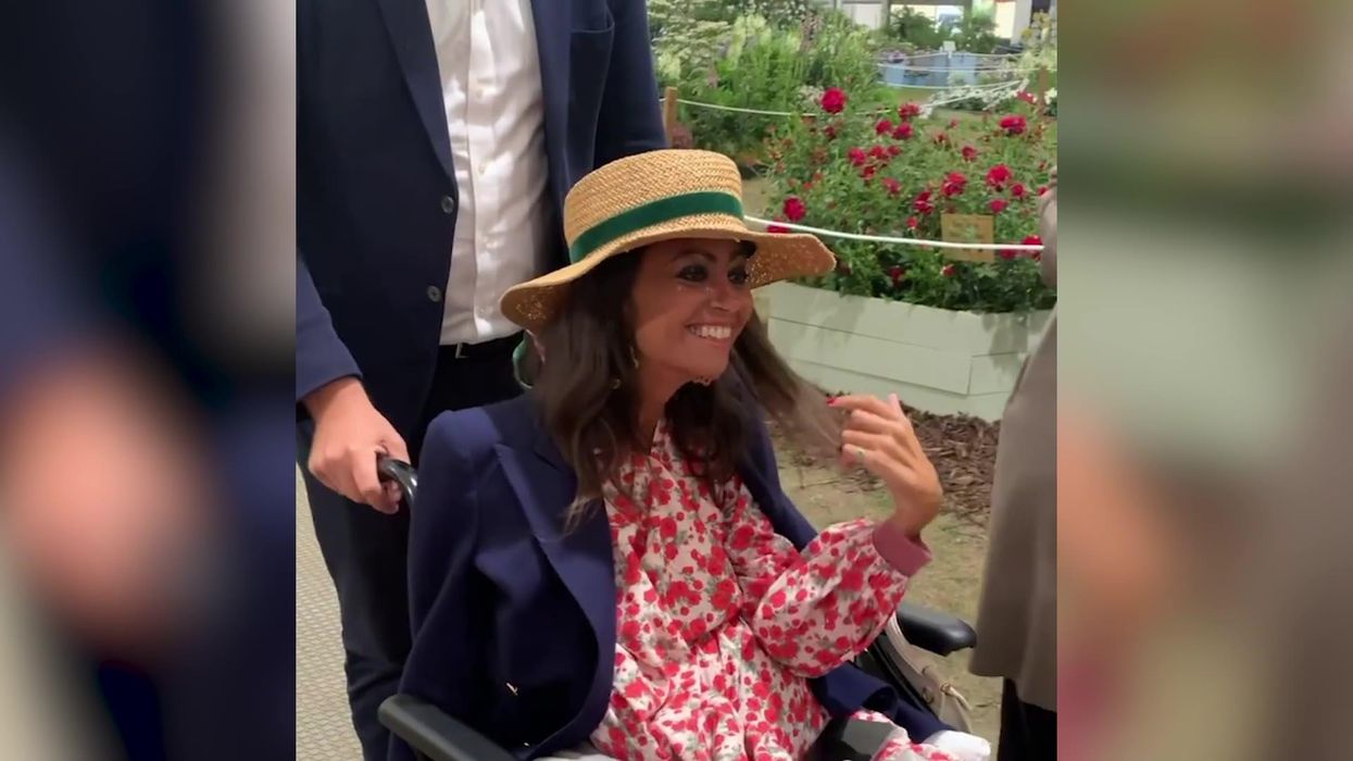 Deborah James uses final message to tell everyone to 'check your poo' as tributes paid to inspiring figure