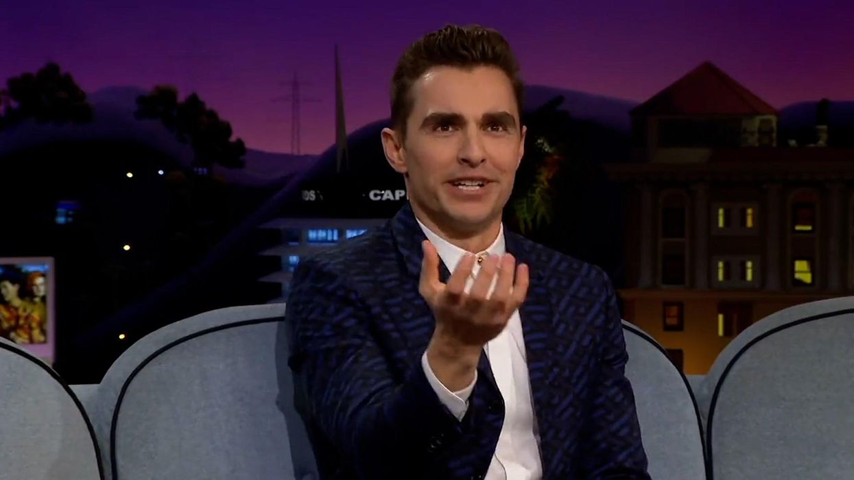 Woman faked engagement with £3 ring and received incredible freebies on holiday