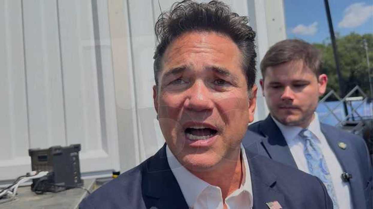 Dean Cain repeatedly tries – and fails – to hype up Great American State Fair