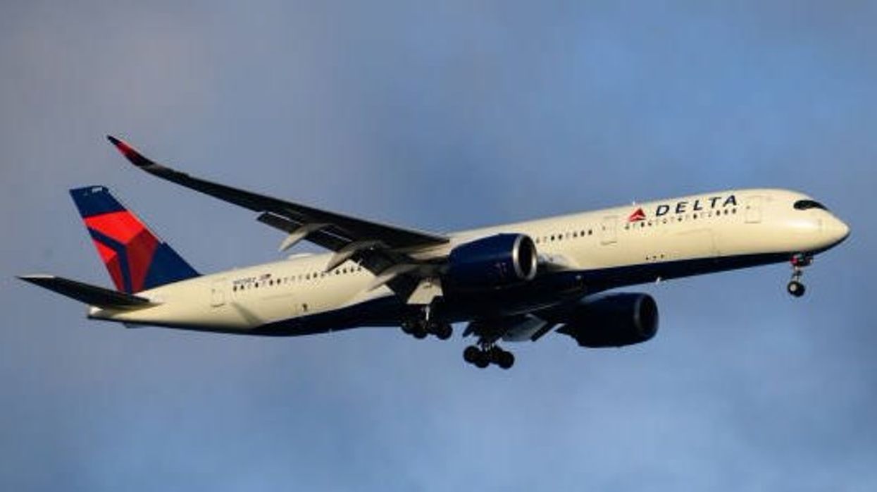 Plane forced into emergency U-turn after rotten discovery on board