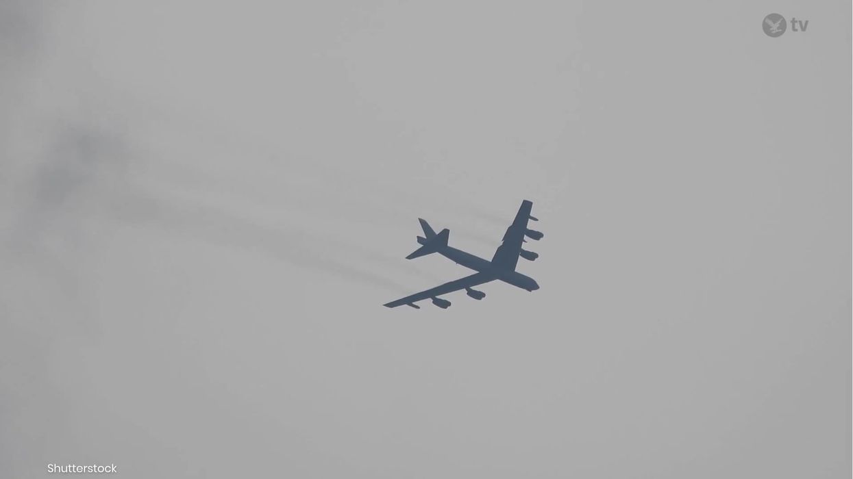 Pilot announces to passengers that he just avoided a disastrous collision mid-flight