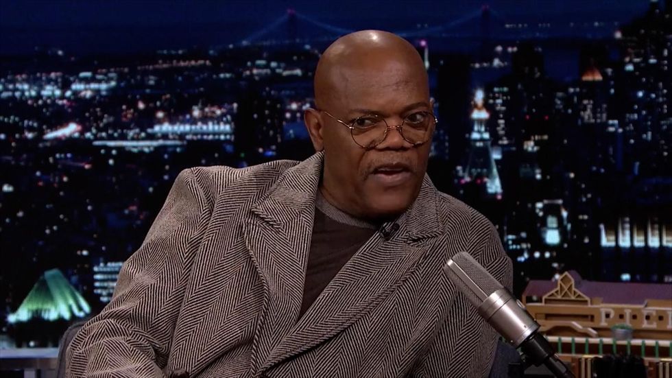 Denzel Washington giving Samuel L Jackson honorary Oscar is most wholesome thing you'll see today