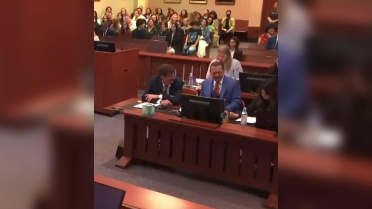 Johnny Depp appears to mimic psychiatrist's bizarre facial expressions in testimony