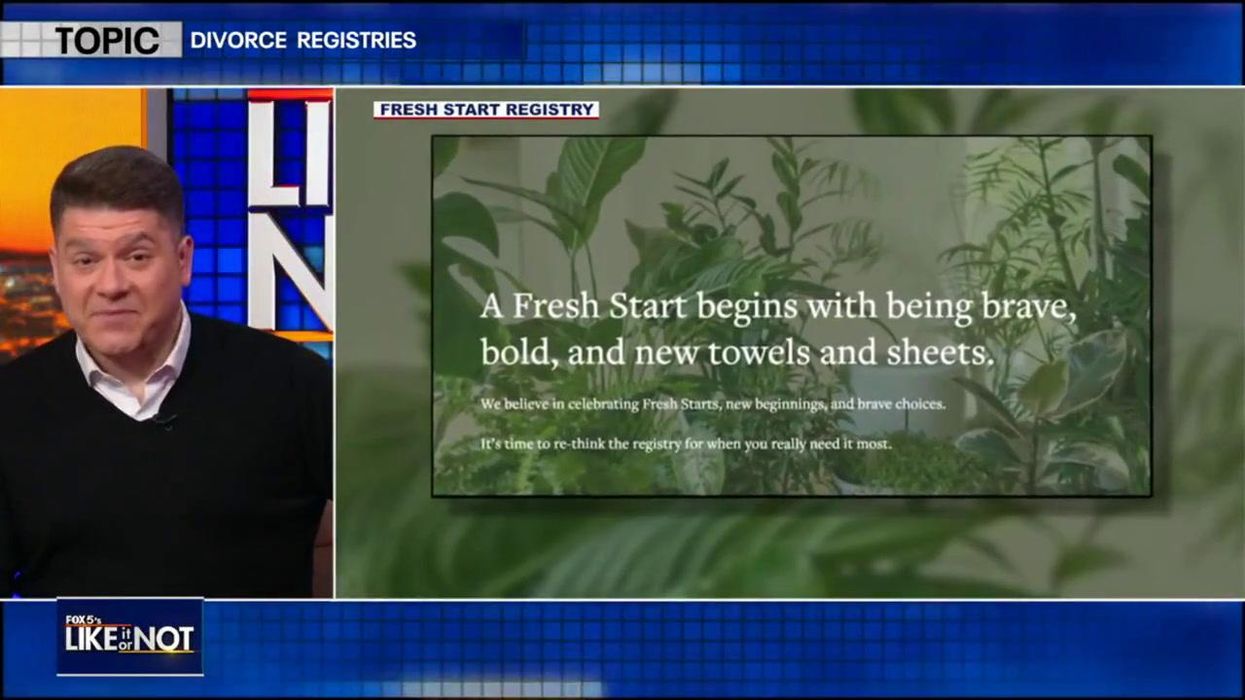 Fox News anchor goes rogue and announces that she's getting divorced live on air