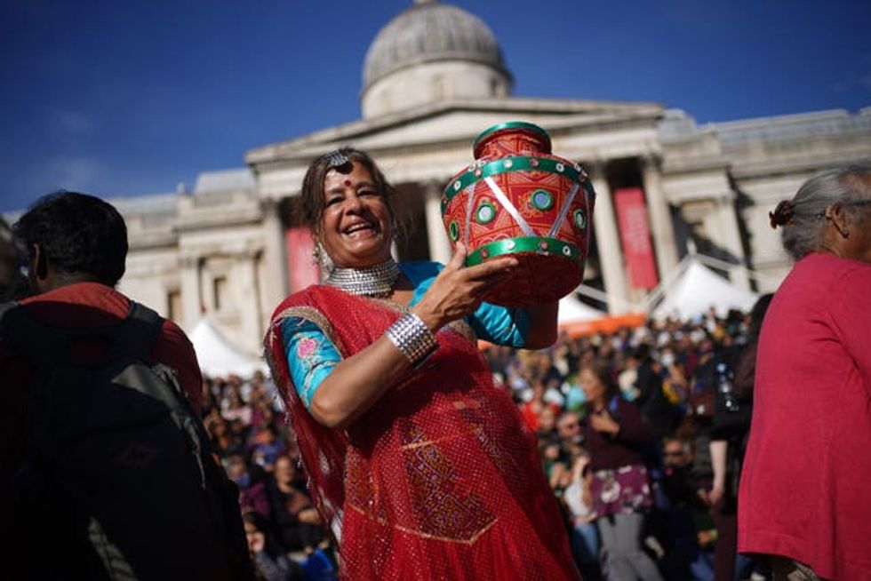In Pictures Trafalgar Square awash with colour in Diwali celebration indy100