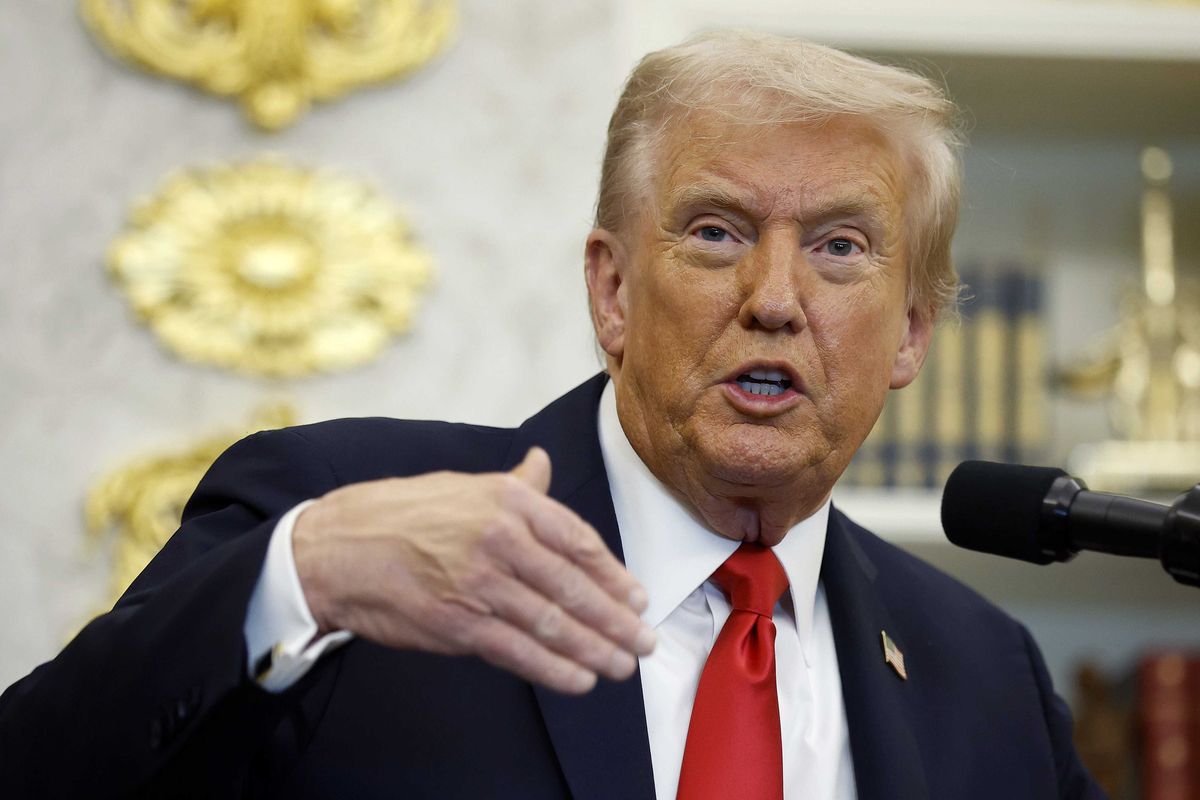Donald Trump speaks in the Oval Office.