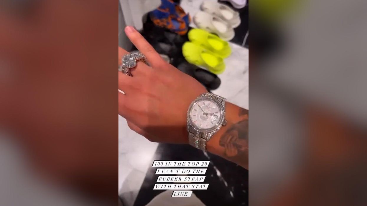 Drake ruthlessly mocked by fans over his hands