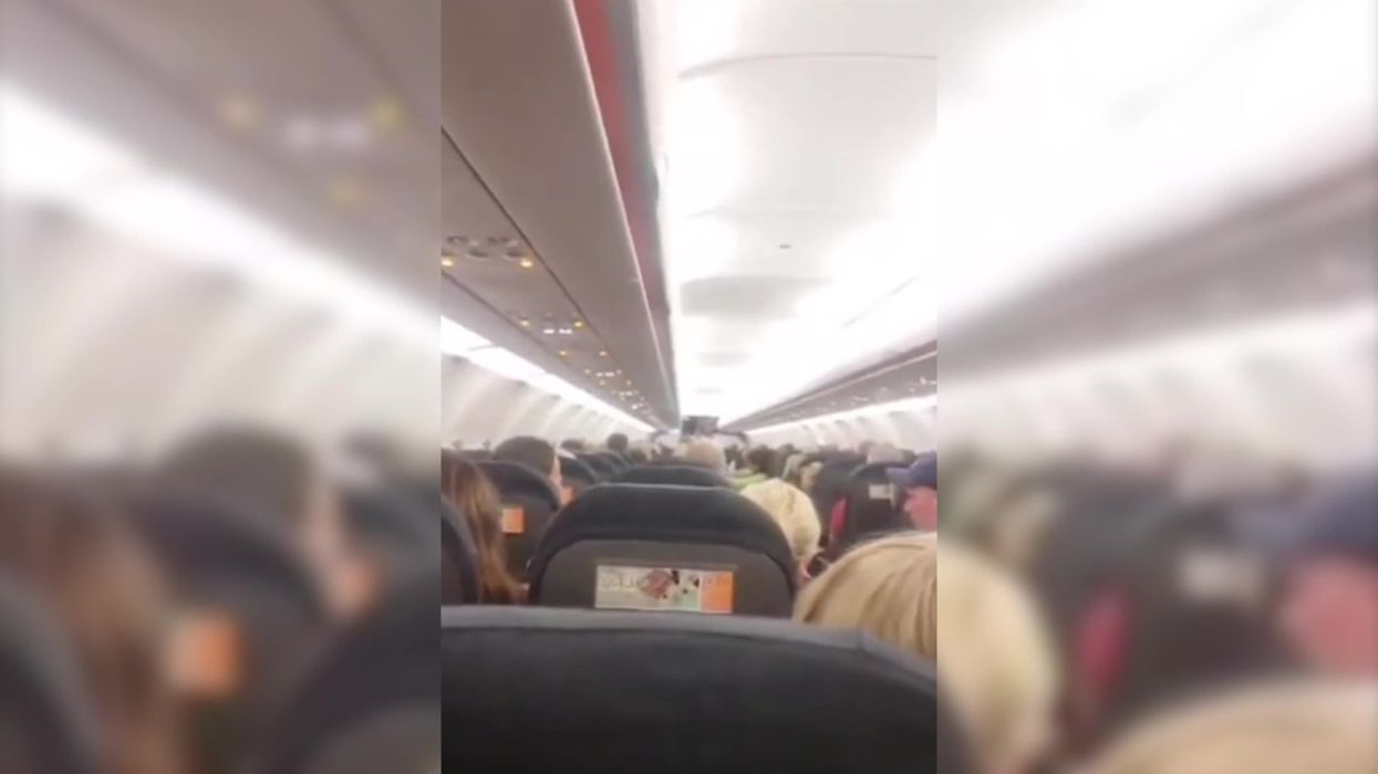 Man leaves people squirming over long-haul flight 'side effect'