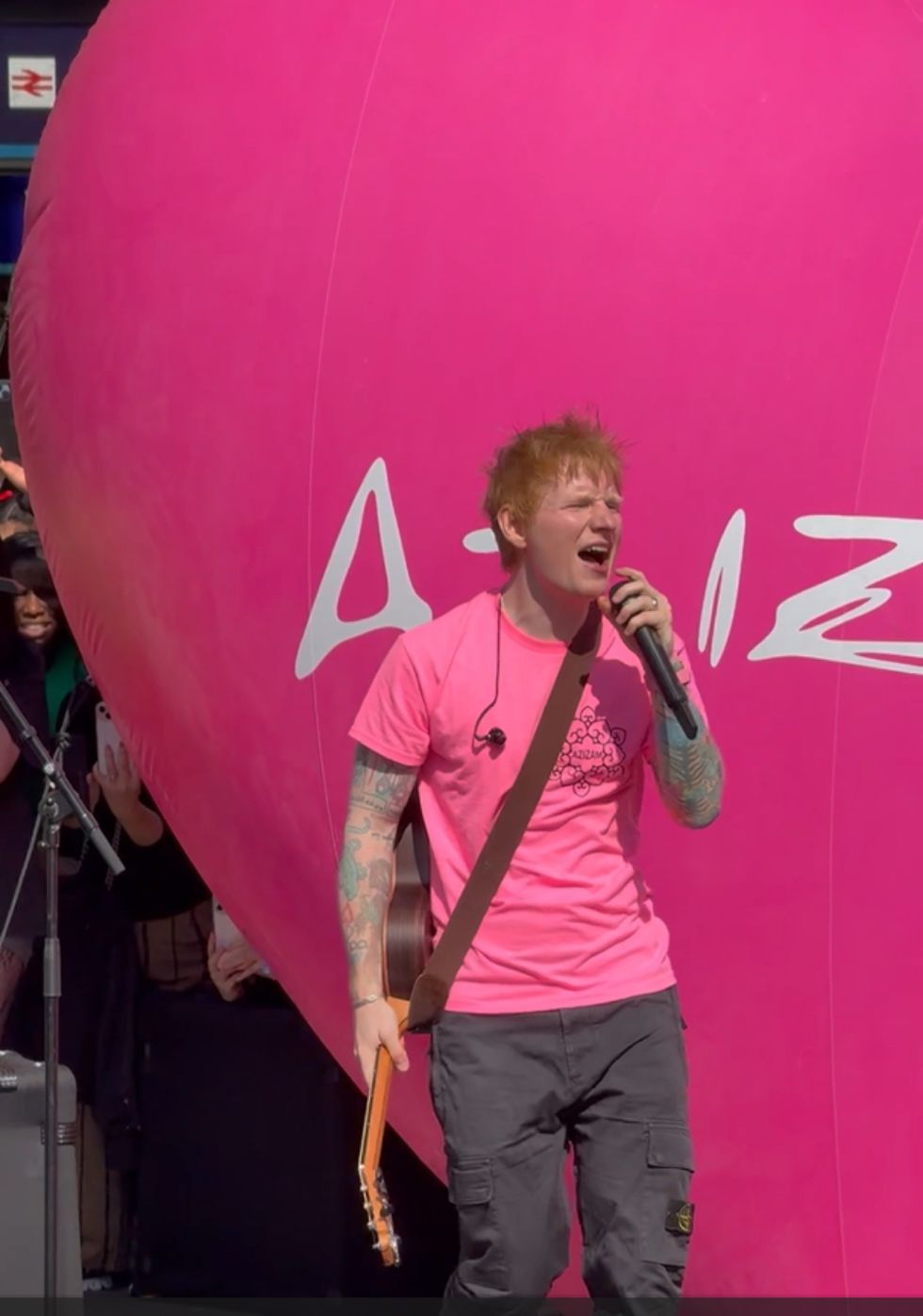 Onlookers say they ‘struck gold’ after seeing Ed Sheeran perform at King’s Cross