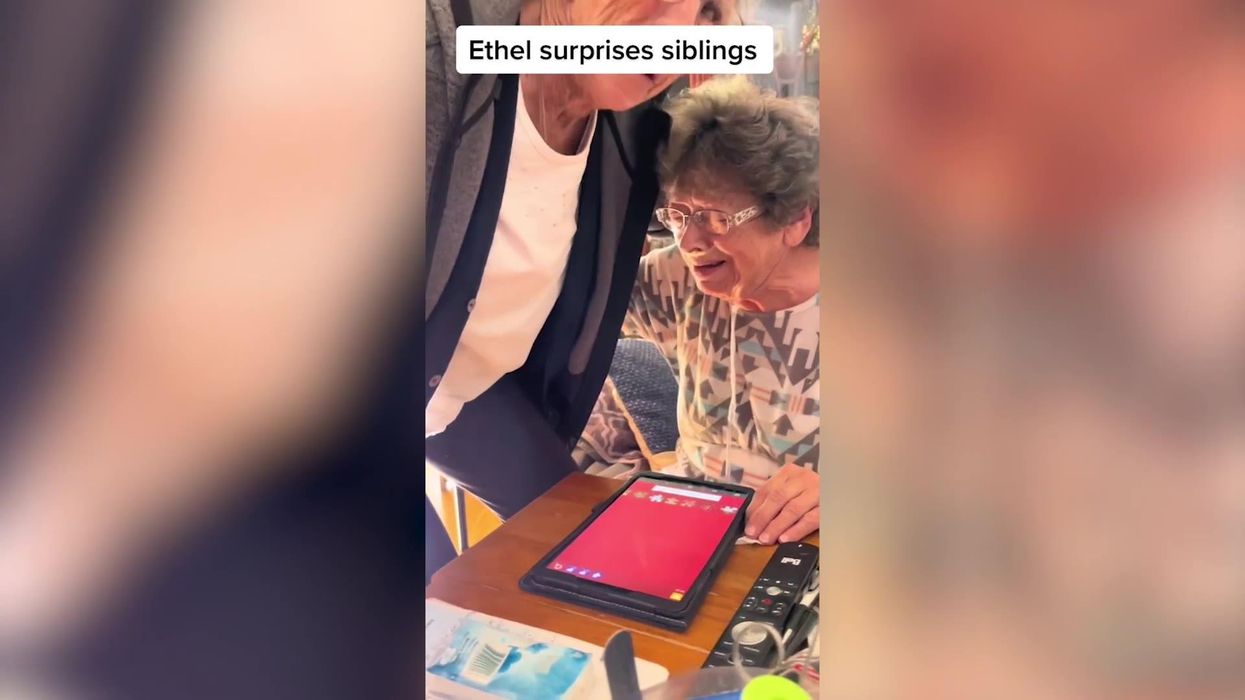 Elderly siblings have surprise reunion for first time in 21 years
