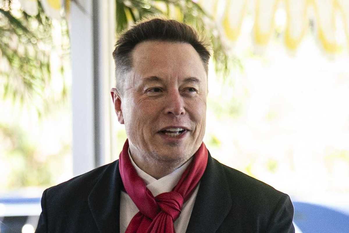 Elon Musk, CEO of Tesla and SpaceX, arrives at Mar-a-Lago on February 1, 2026 in Palm Beach, Florida