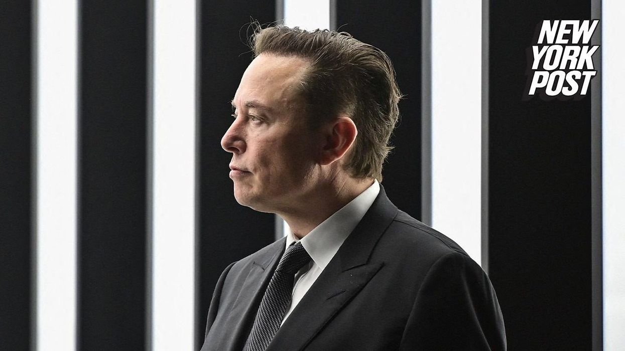 Tom Brady asks Elon Musk to ban this photo forever if he buys Twitter