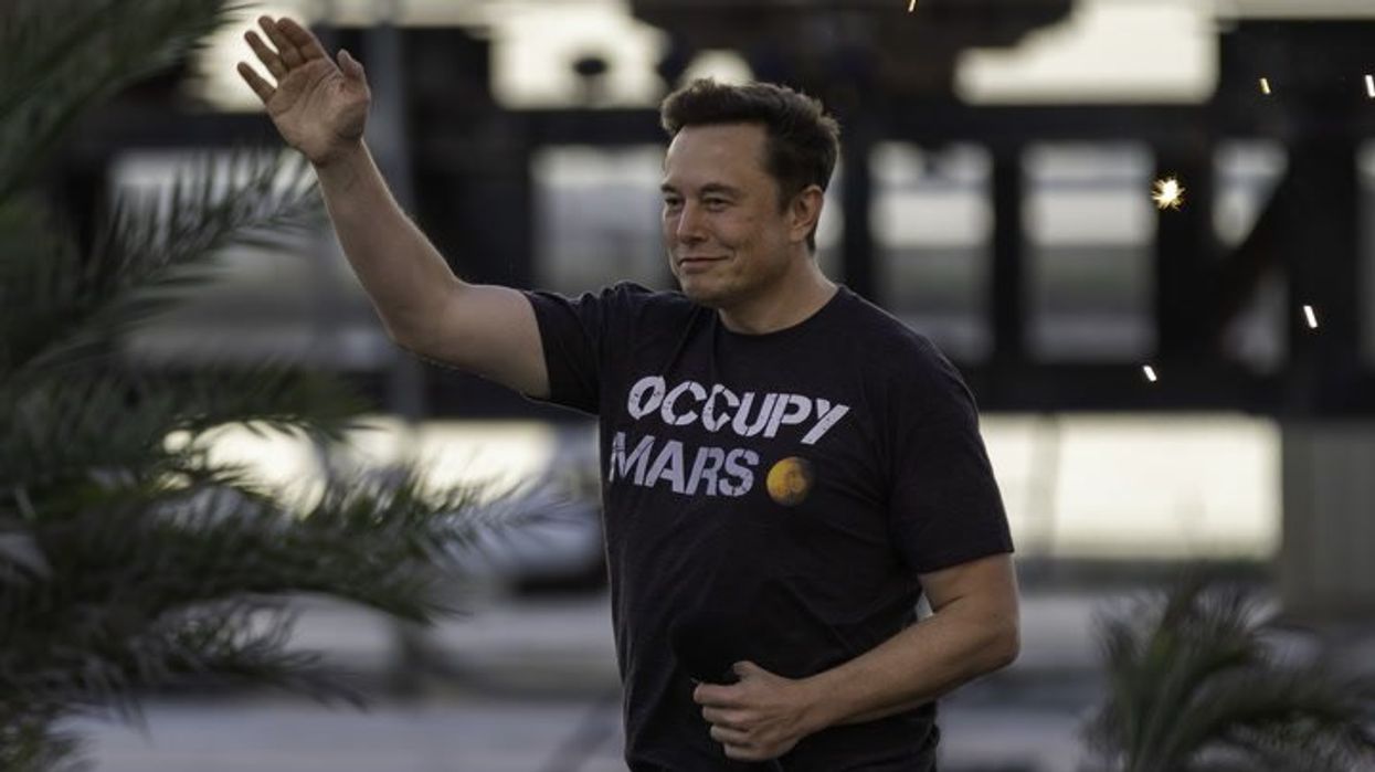 The strange way Elon Musk spent the night after he made his offer to buy Twitter
