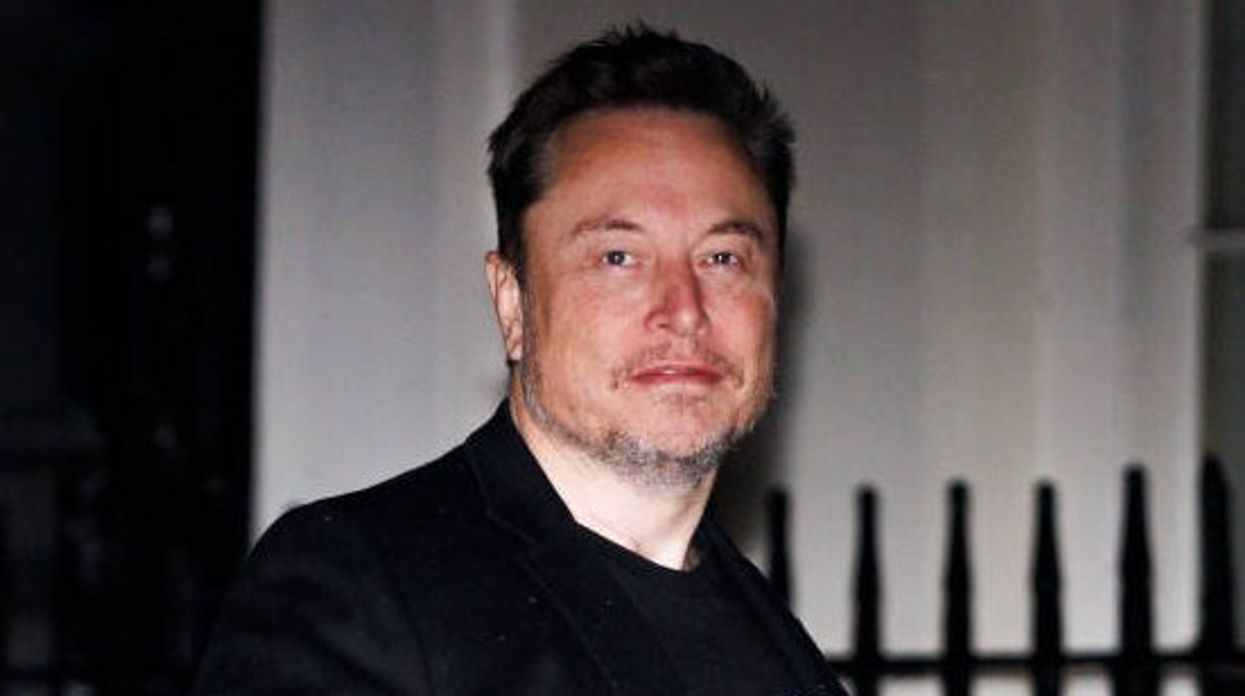 Elon Musk sharing Pizzagate post shows he's addicted to dangerous conspiracy theories