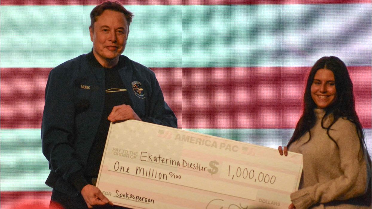 Musk calls Tim Walz a 'jerk' for mocking Tesla's falling stock price