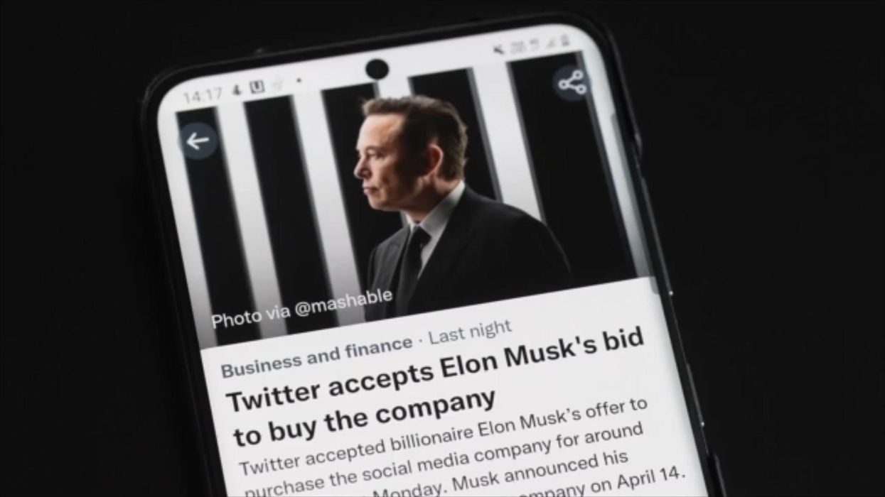Verified people on Twitter are pranking Elon Musk by impersonating him