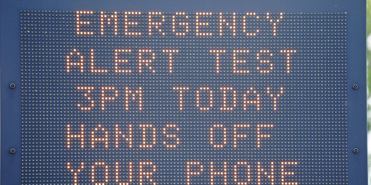 Emergency alert UK: 32 of the funniest memes and reactions | indy100