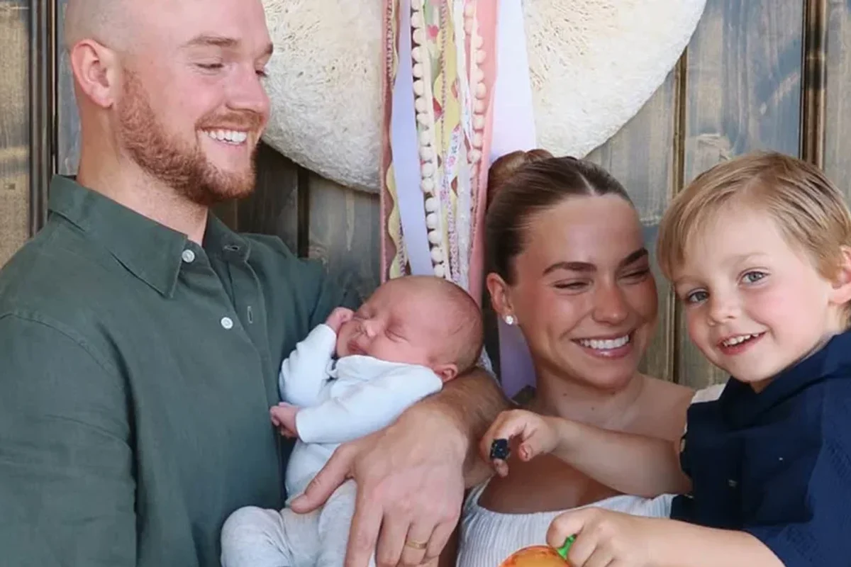 Emilie Kiser flooded with support as she returns to social media 4 months after son's death