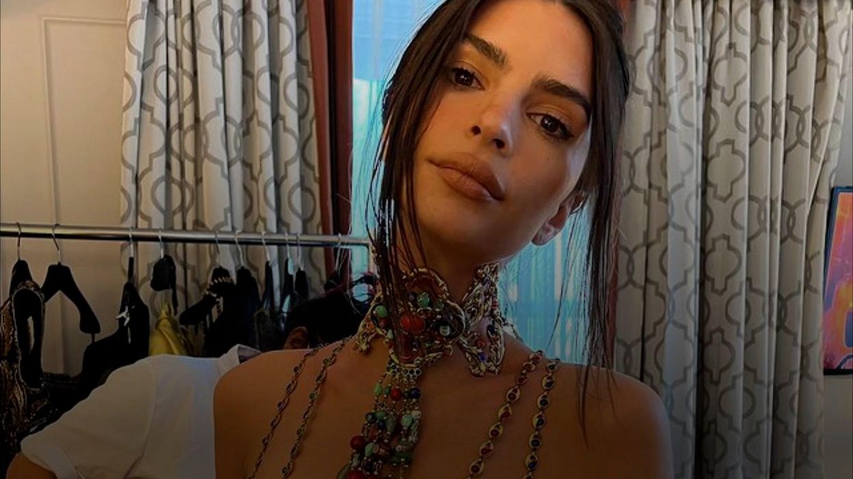 Emily Ratajkowski says she doesn't 'really believe in straight people'