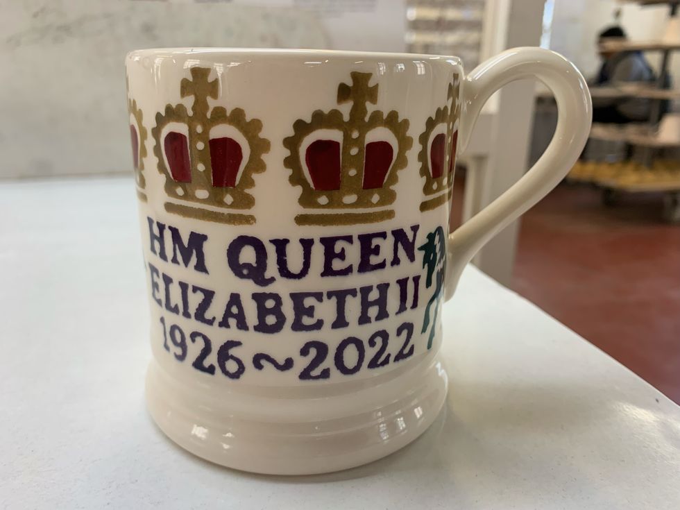 Pottery with close royal ties releases commemorative mug