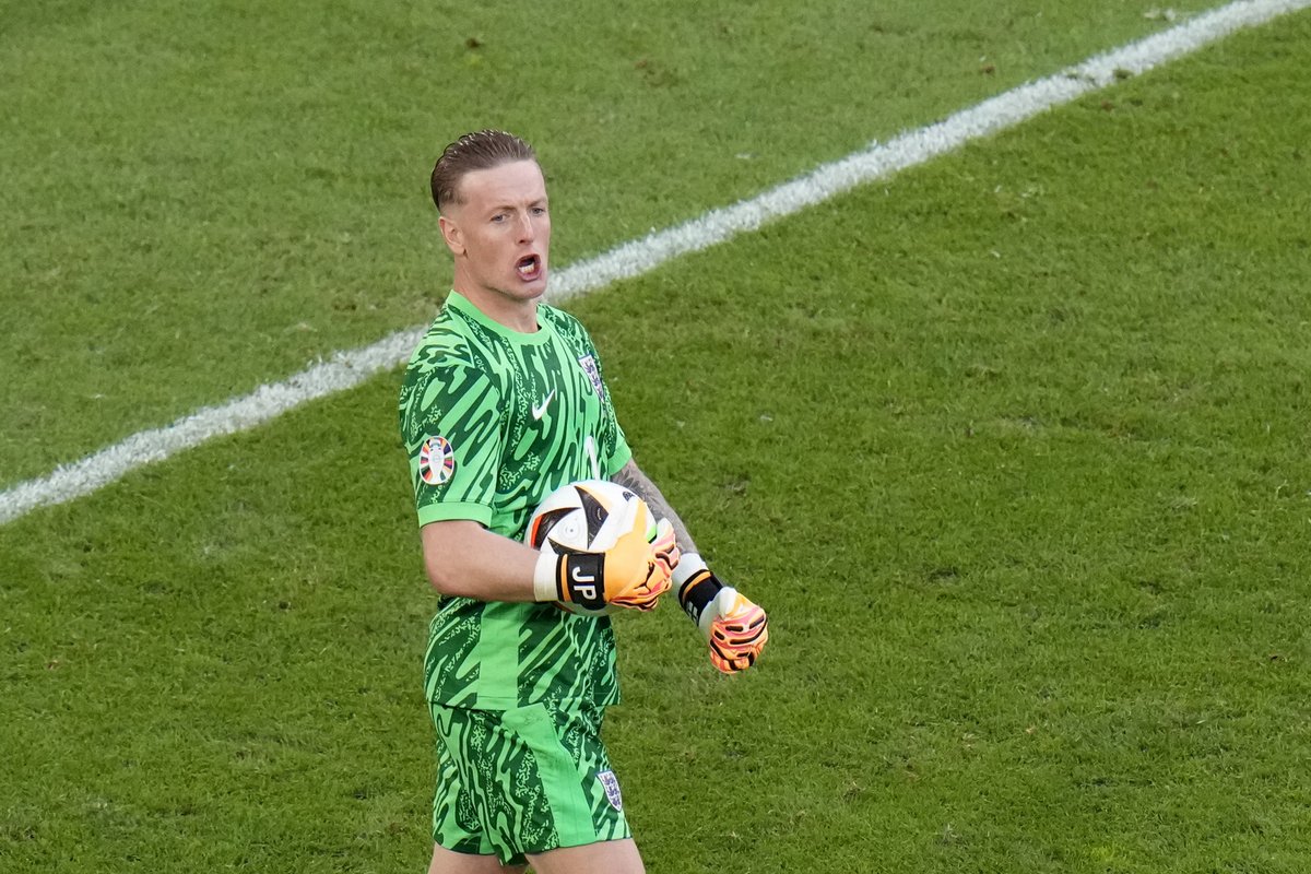 Jordan Pickford's hair when it's not slicked back has England fans doing a double take