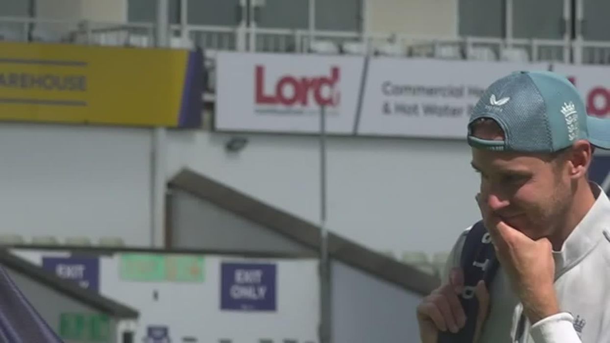 Raucous cricket crowd shout 'Boris is a w***er' during test match
