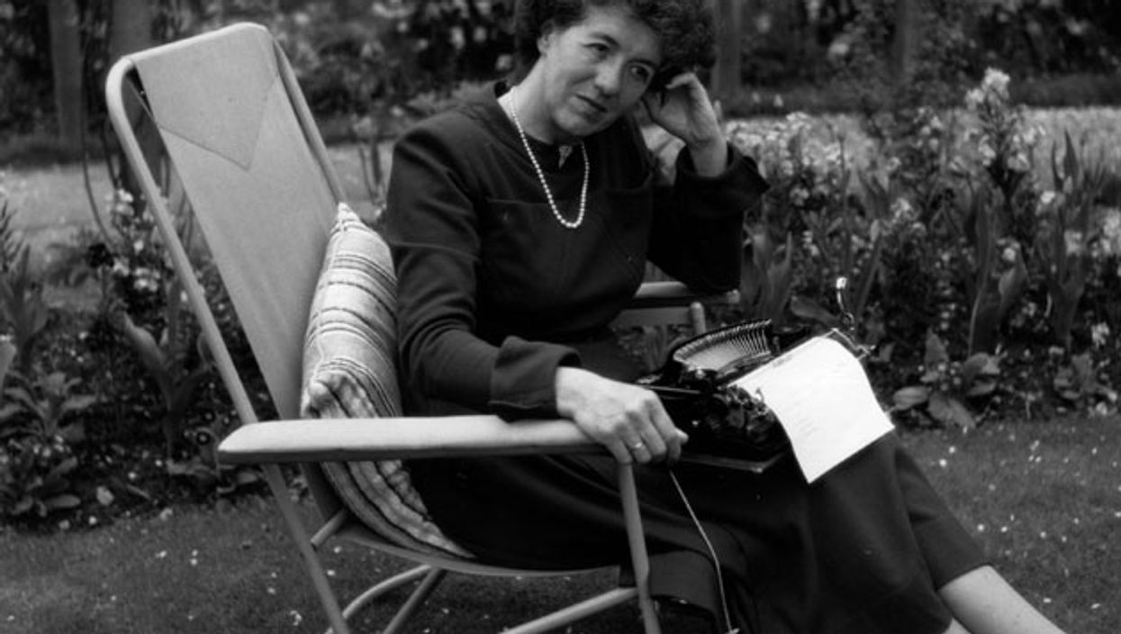 <p>Enid Blyton</p>
