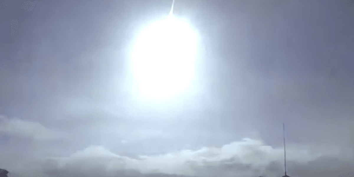 Mysterious white light over Kyiv sparks numerous theories | indy100